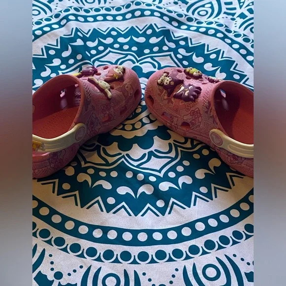 CROCS X SANRIO Limited edition pink toddler C10 Crocs - Picture 6 of 9